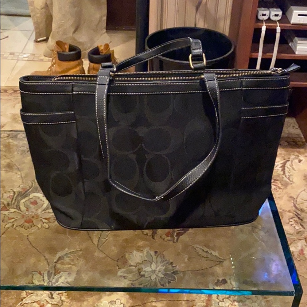 Coach Pocketbook - Picture 2 of 4